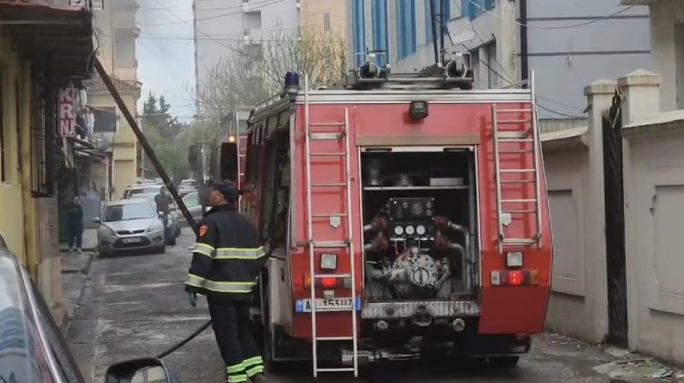 Klos, digjet një shtëpi në fshatin Xibër