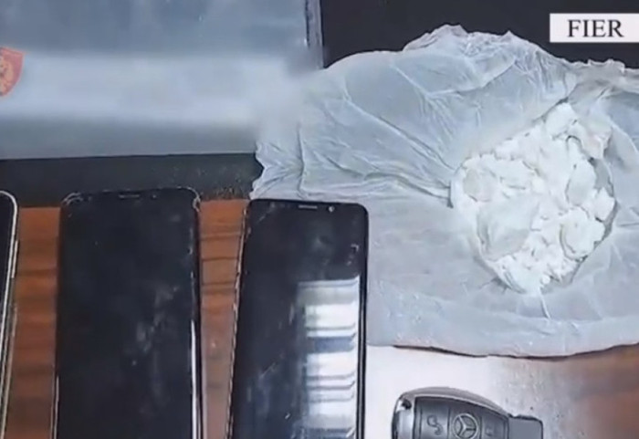 Kokainë në makinë, tenton ti ikë policisë. Në hetim prej një muaji 26-vjeçari