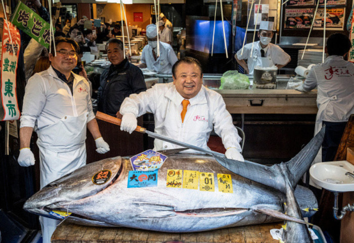 Ankand rekord në Tokio: peshku ton 243 kg shitet për 2.8 milionë euro