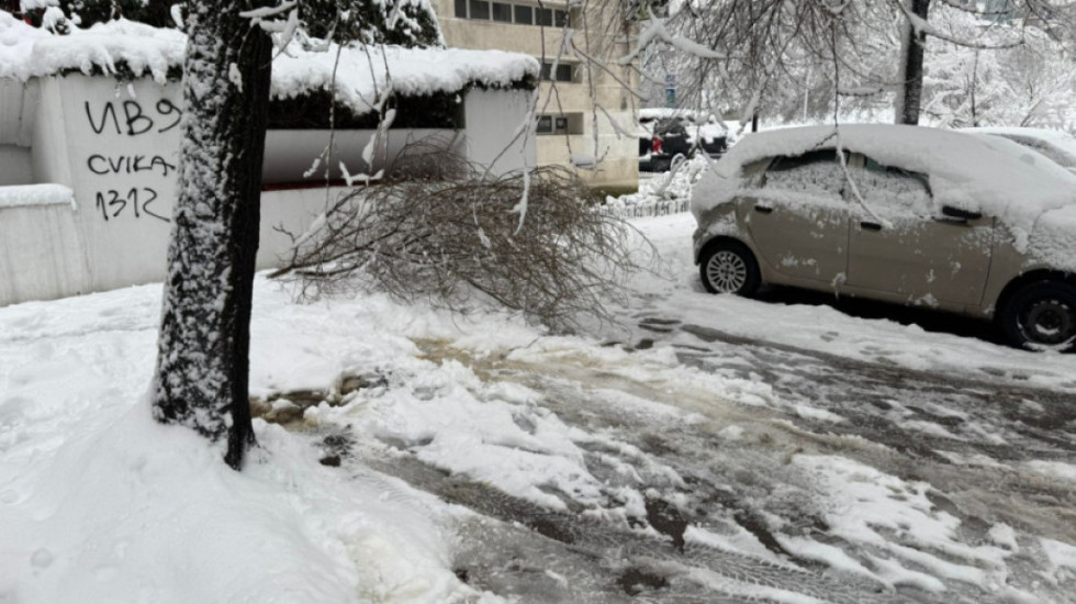 Borë dhe shi në Serbi, situatë emergjente në disa zona