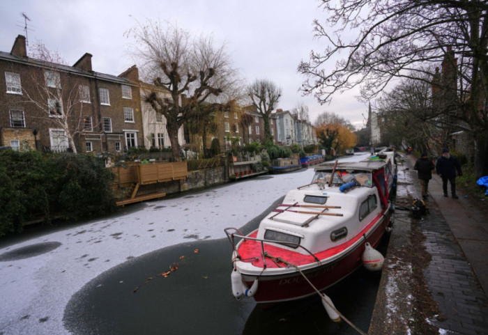 Europa "mbërthyer" nga moti i keq, gjashtë viktima