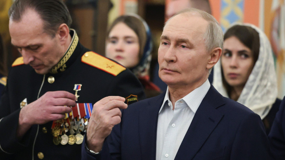 Vëllazëri në kohë lufte, Putin i pari që uron djalin e Khameneit