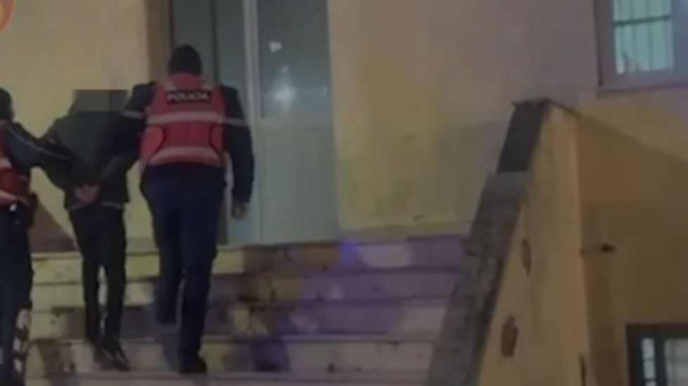 Po shkëmbenin 5 kg drogë, kapen dy të rinj në Tropojë