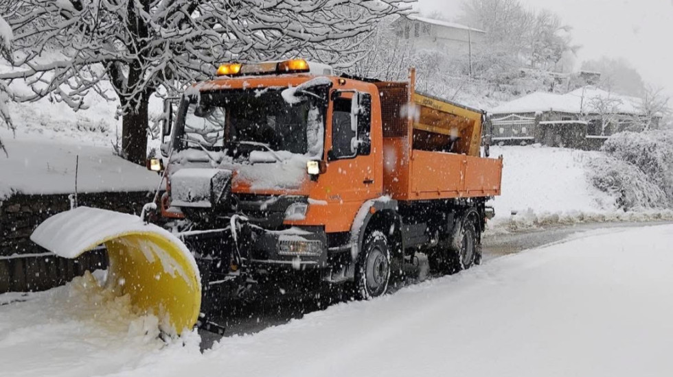 Reshje shiu në të gjithë Shqipërinë dhe stuhi dëbore në zonën e Alpeve