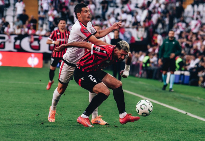 Akhmat Grozny i dashuruar me shqiptarët, mesfushori kuqezi transferohet në Rusi