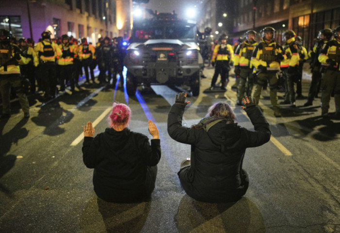 Vrasja e gruas në Minneapolis, protestat kthehen të dhunshme