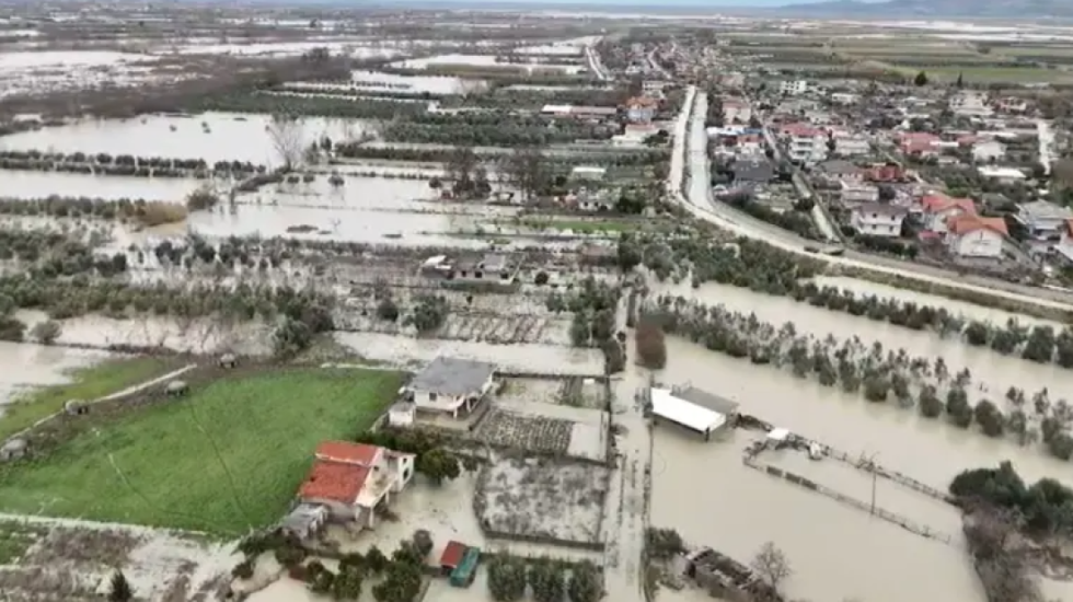 Përmbytjet në Fier, nis verifikimi i dëmeve në Ferras