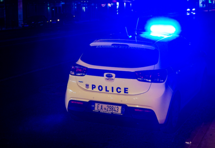 Pronari shqiptar i “fast-food”-it dhe djali i tij qëllohet me armë në “zemër” të Athinës