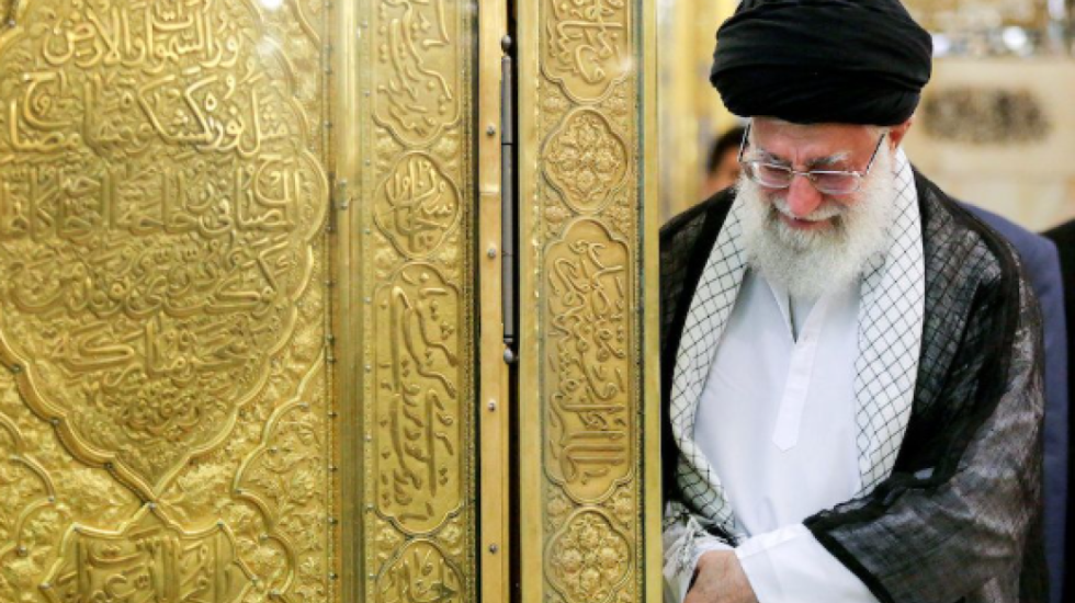 Khamenei me plan arratisje, regjimi iranian konverton paratë në kripto dhe po zhvendos arin drejt Moskës