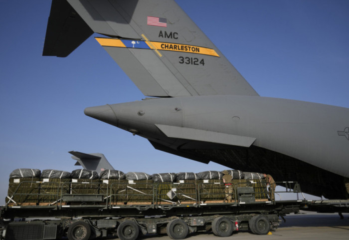 Shenja për një përballje?! SHBA tërheq një pjesë të stafit nga bazat në Katar