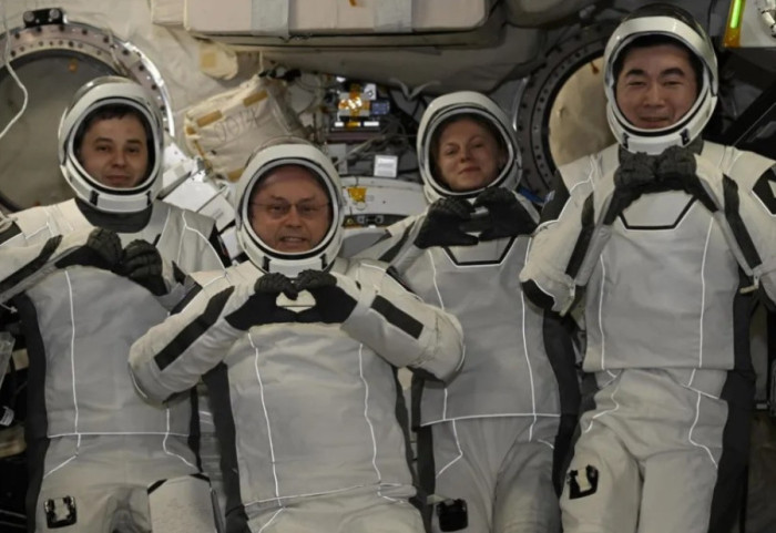 Astronautët e NASA-s fillojnë evakuimin mjekësor nga stacioni hapësinor