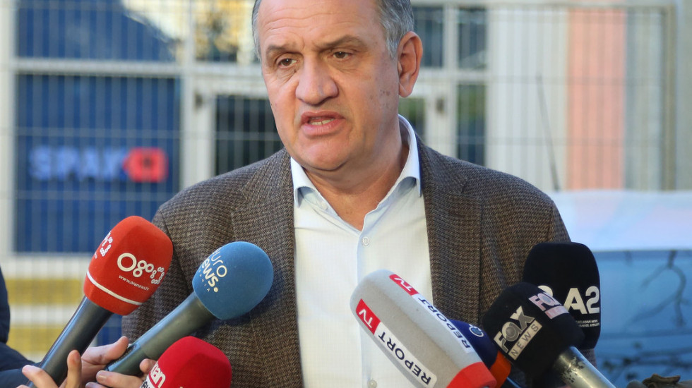 Një laptop mban peng “Sterilizimin”, Beqaj kërkon të lexojë dosjen, Burgjet: Nuk kemi infrastrukturë!