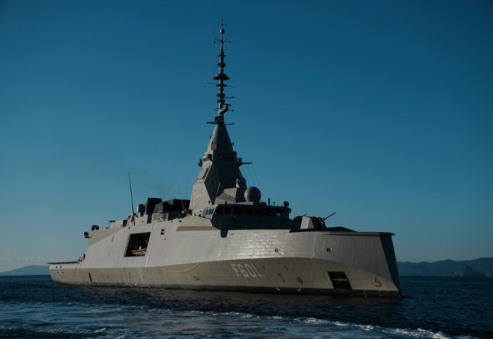 Greqia merr fregatën “Kimon”, Dendias: Më e forta në planet! Micotaqis: Po e bëj atdheun të sigurt