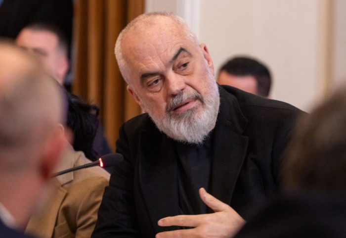 20 milionë euro nga Emiratet, Rama njofton ngritjen e flotës së dedikuar për pastrimin e kanaleve kulluese