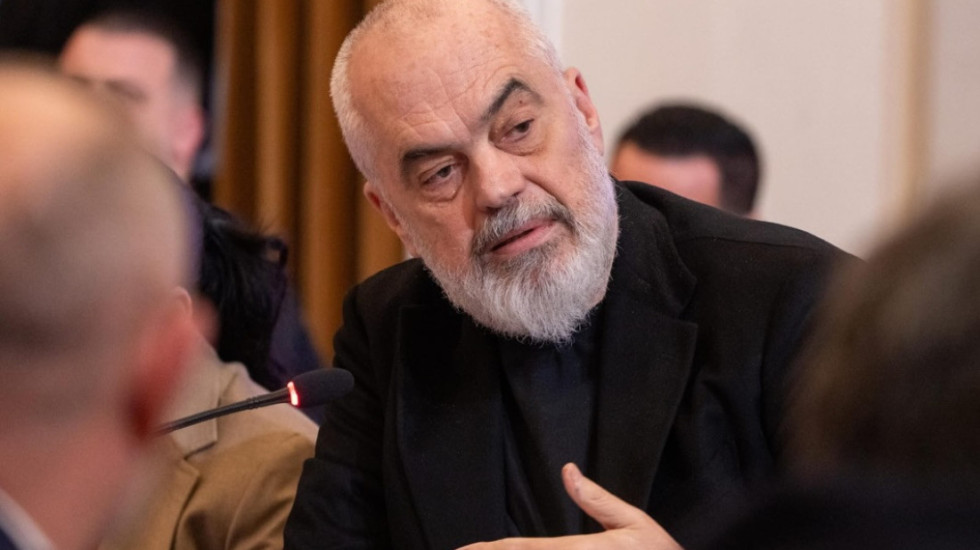 20 milionë euro nga Emiratet, Rama njofton ngritjen e flotës së dedikuar për pastrimin e kanaleve kulluese