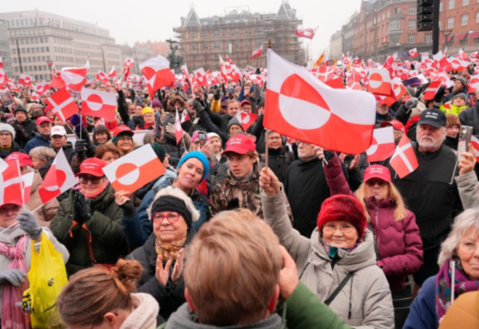 "Larg duart nga Groenlanda", protesta masive në Danimarkë kundër planeve të Trump për ishullin Arktik