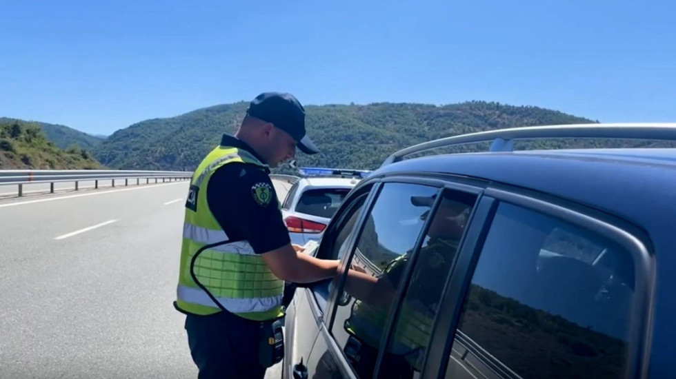 Rrugorja ndëshkon me dhjetëra shoferë që drejtojnë mjetin nën efektin e alkoolit në Vlorë