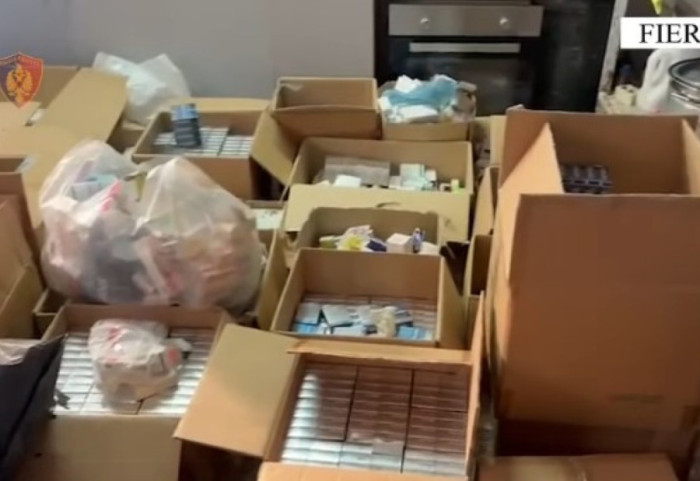 Ilaçe të skaduara dhe kontrabandë, mijëra kuti të sekuestruara në Fier