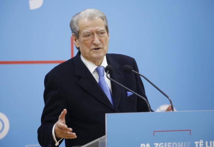 “Nuk e kemi bojkotuar Parlamentin”, Berisha kundër “Smart City”: Rrezikohet privatësia, çmime 30-fish mbi tregun