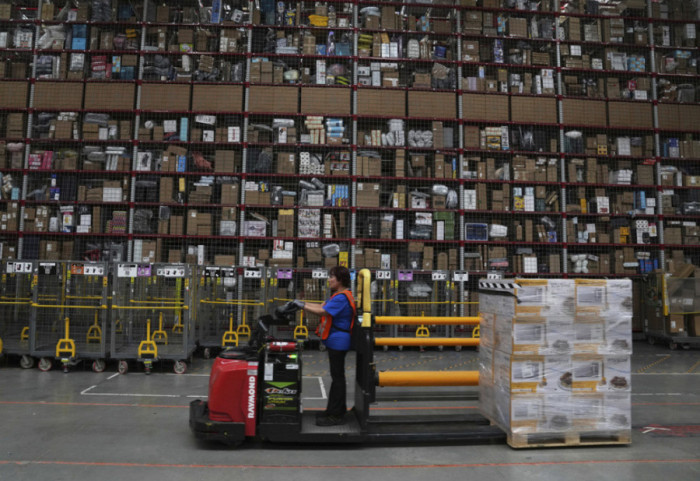 Shpërthen tuberkulozi në magazinën e Amazon, infektohen 10 punonjës