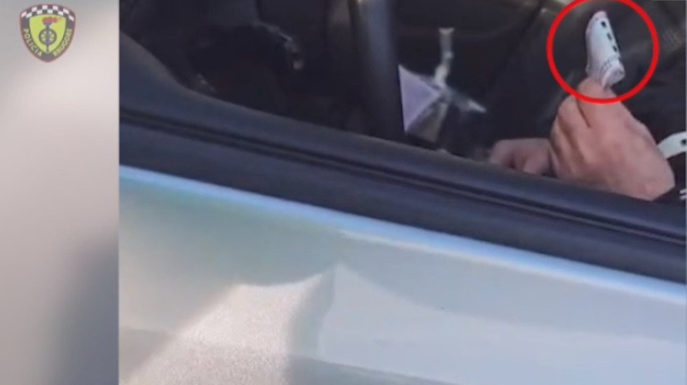 VIDEO- Të dehur në timon, tentojnë të korruptojnë policët