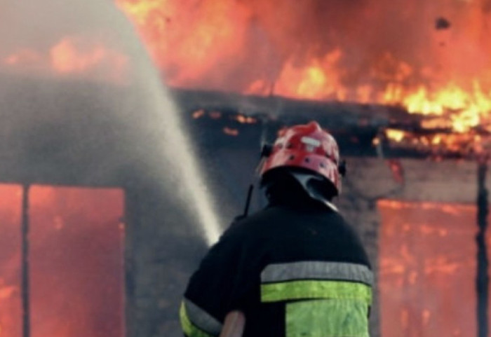 Digjet shtëpia në Kosovë, humb jetën një grua