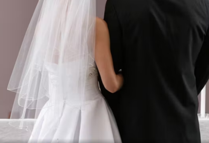 Kërkohej për grabitje, i riu arrestohet pas ceremonisë së martesës