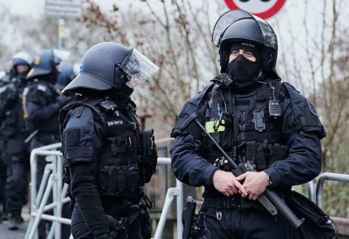 Dyshohet se po përgatiste një sulm, Gjermani neutralizon ushtarin e Hamasit