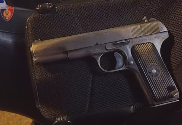 Lëvizte i armatosur me pistoletë, arrestohet 31-vjeçari