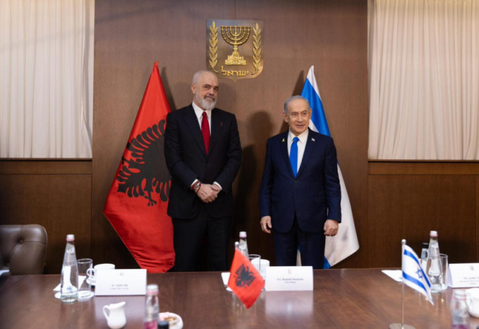 Vizita në Izrael, Rama takohet me Netanjahun, lë shënim tek ‘Muri i Lotëve’