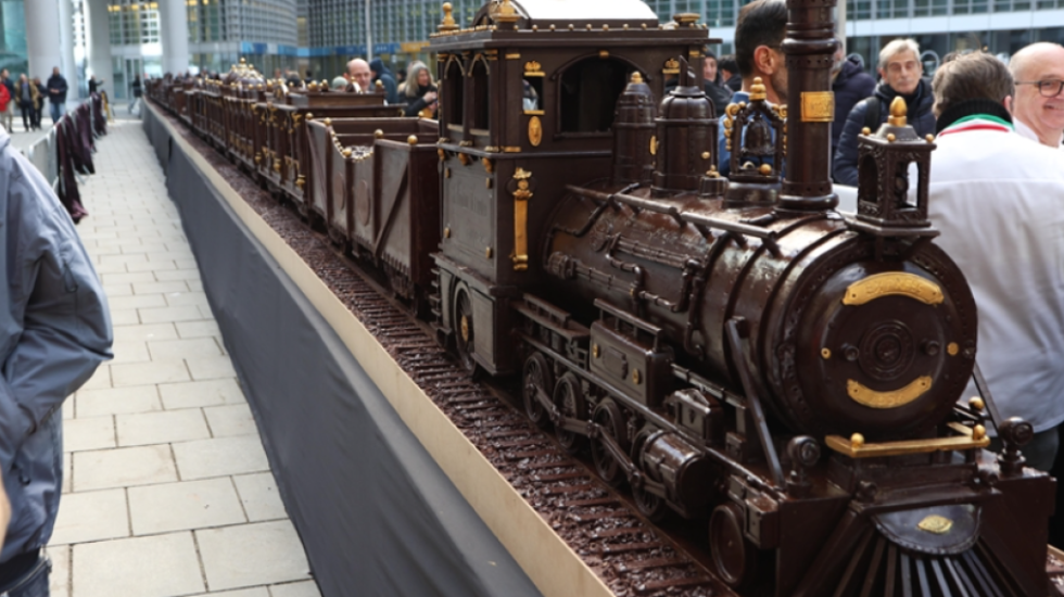 Treni më i gjatë në botë prej çokollate hyn në Librin Guinness