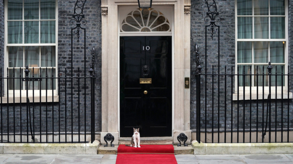 Alarm në Londër, kinezët spiunuan Downing Street, hyn në celularët e stafit të 3 kryeministrave