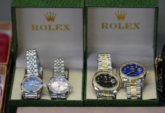 Perandoria e heshtur: Si Rolex pa pronar, aksionerë e bilance, fiton miliarda?