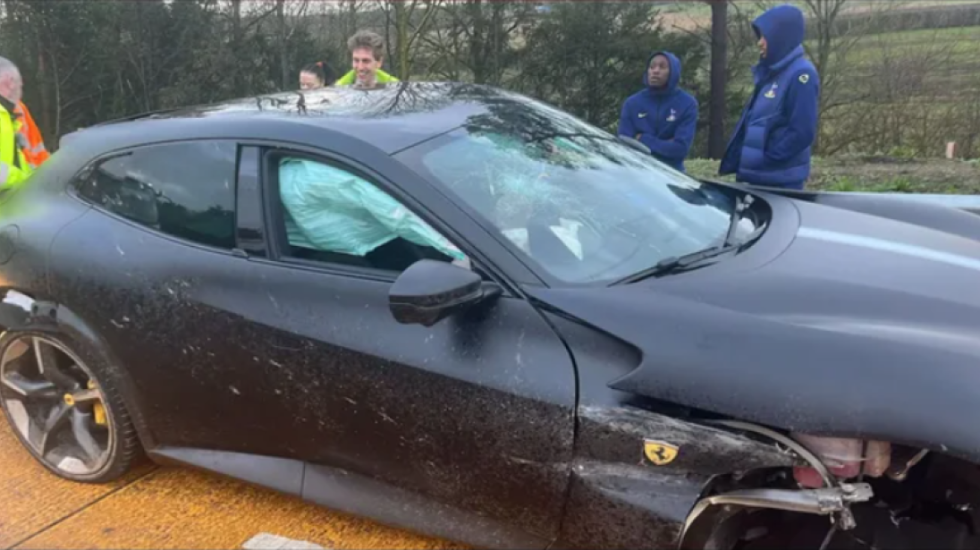 Dy lojtarët e Tottenham përfshihen në aksident, shpëtojnë për mrekulli