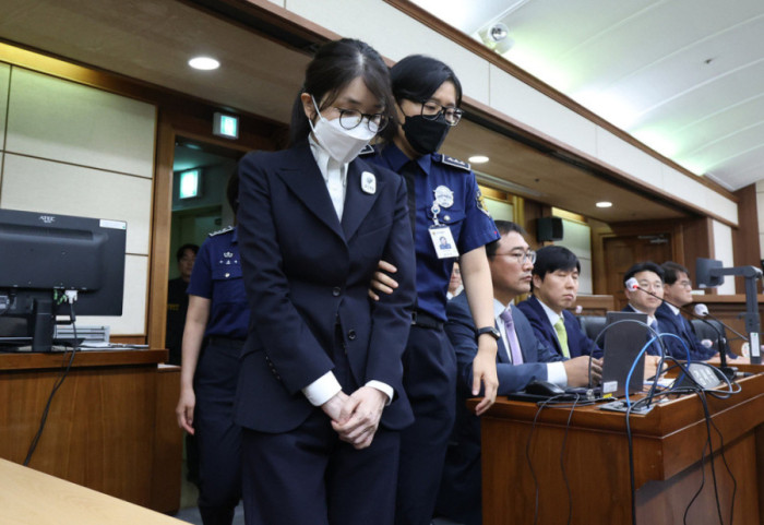 Korrupsioni në Korenë e Jugut, 20 muaj burg për ish-zonjën e parë