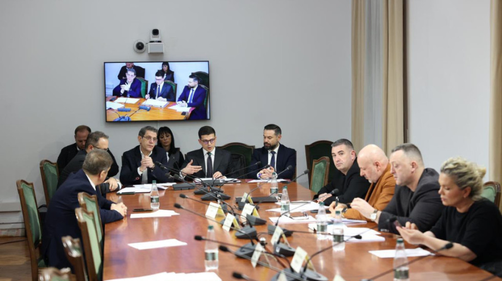 Armët klasike dhe teknologjitë e reja, nismë e re ligjore për kontrollin e mallrave ushtarake