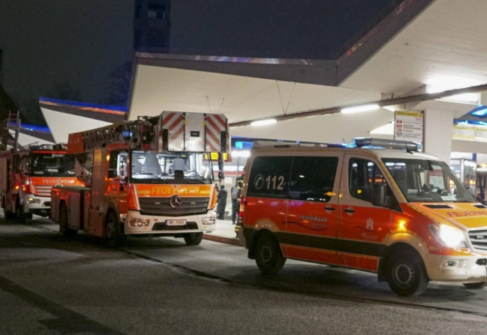 I dehuri hidhet në shina, tërheq pas vetes edhe një vajzë, 2 të vdekur në Hamburg