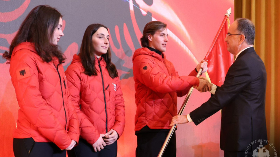 Shqipëria përfaqësohet me 4 skiatorë në Lojërat Olimpike Dimërore, Begaj u dorëzon flamurin