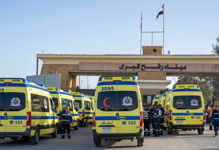 Hapet e kufizuar pika kufitare mes Gazës dhe Egjiptit