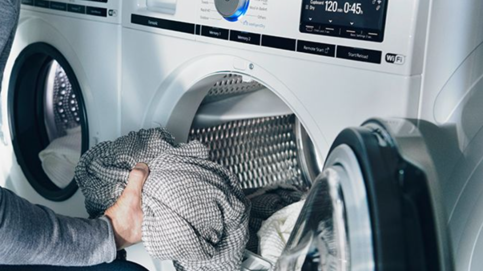 Mos i lani kurrë rrobat në lavatriçe në 30 ose 40 gradë, ekspertët paralajmërojnë rrezikun