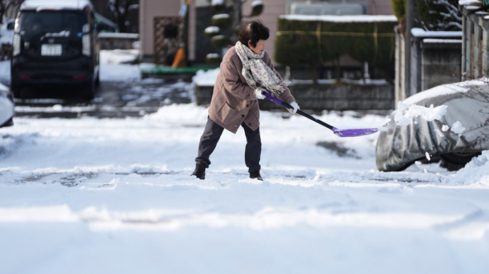 30 viktima nga bora në Japoni, trashësia e saj në disa zona 4.5 m