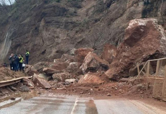 Rrëshqitjet e dheut, nisin punimet në aksin Librazhd-Korçë, devijohet qarkullimi