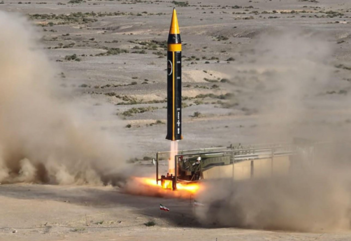 “Godasim të parët”, Irani zbulon raketën më të fuqishme, godet deri në 2 mijë kilometra