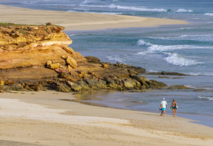 “Kishte dhimbje të tmerrshme”, qindra turistë të sëmurë rëndë në ishujt parajsë