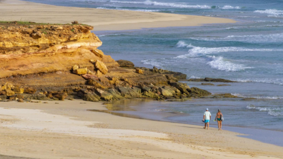 “Kishte dhimbje të tmerrshme”, qindra turistë të sëmurë rëndë në ishujt parajsë