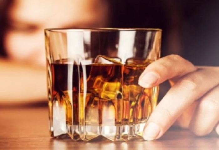 Pas 73 vitesh, Arabia Saudite lejon alkoolin për të huajt e pasur