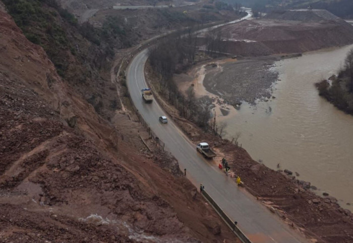 Përfundojnë punimet, hapet normalisht aksi Librazh- Prrenjas