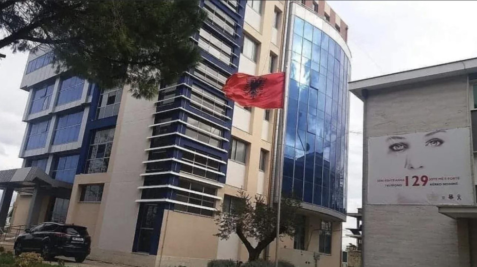 39-vjeçari në Fier dhunon të motrën dhe mbesën, e ndihmuan edhe dy djemtë e tij