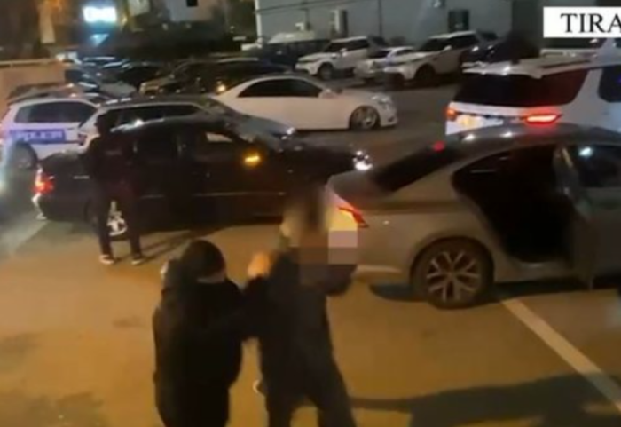 Transportonin emigrantë të paligjshëm, kapen dy të rinjtë nga Kukësi