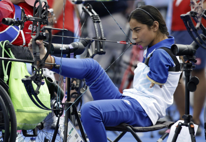 Historia mbresëlënëse e kampiones 16-vjeçare të harkut që nuk ka krahë